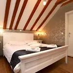 Carrara Отель типа 