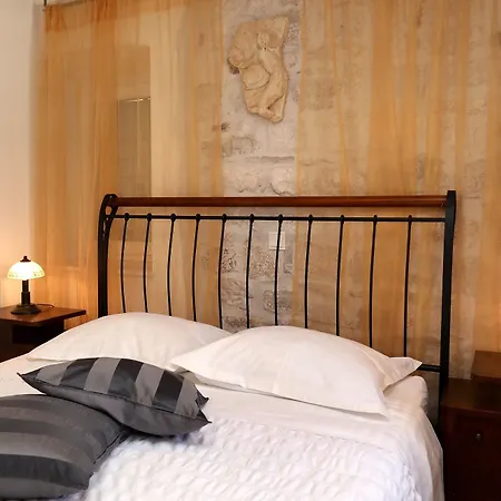 Carrara Bed & Breakfast