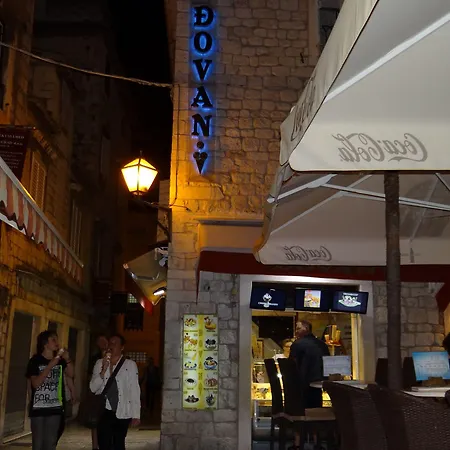 Carrara Bed & Breakfast 3*