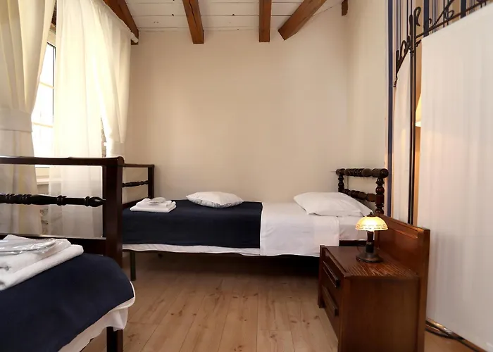 Carrara Bed & Breakfast 3*