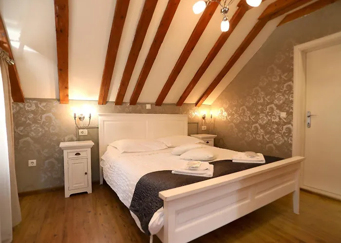 Carrara Bed & Breakfast Traù