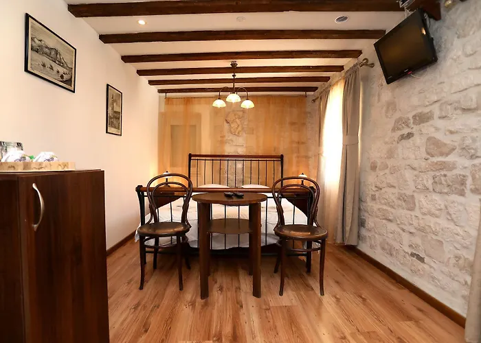 Carrara Bed & Breakfast Traù