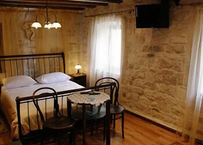 Carrara Bed & Breakfast Traù