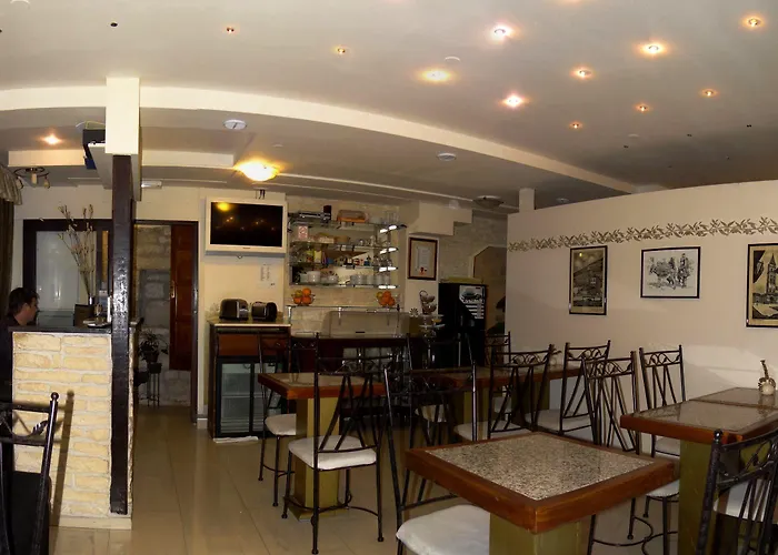 Carrara Bed & Breakfast 3*