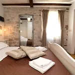 Carrara B&B 트로기르