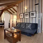 B&B Carrara 트로기르
