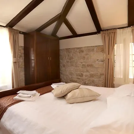 Carrara Bed and breakfast