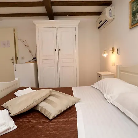 Carrara Bed and breakfast Trogir