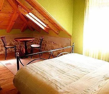 Carrara לינה וארוחת בוקר 3*