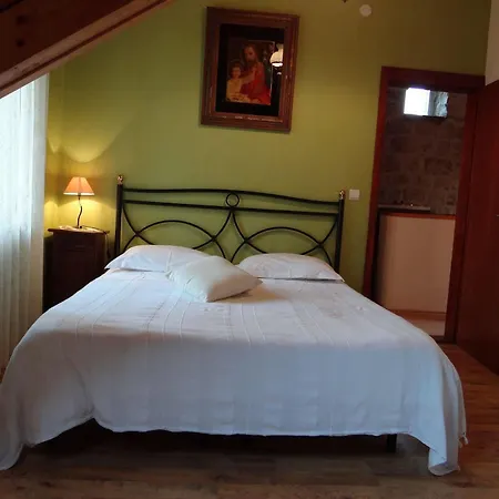 Carrara 3* טרוגיר