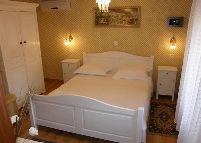 Carrara Трогир