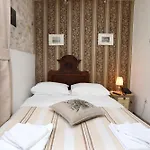 Carrara Panzió Trogir