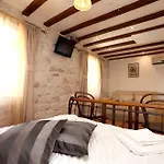 Carrara Panzió Trogir