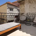 Panzió Carrara Trogir