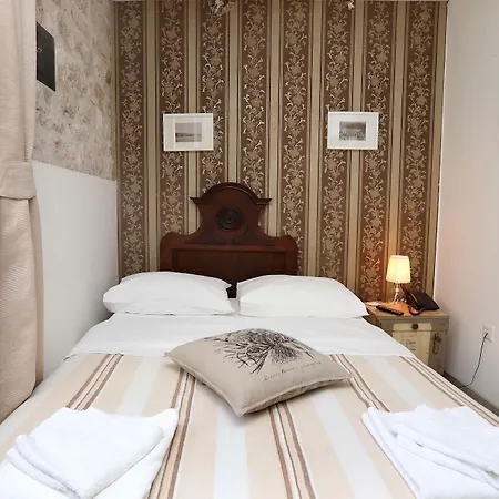 Carrara Bed & Breakfast Traù
