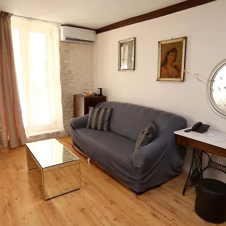 Carrara Bed & Breakfast