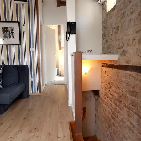 Carrara Bed & Breakfast 3*