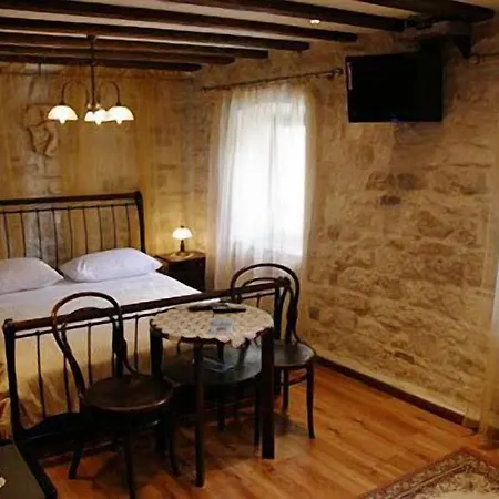 Carrara Bed & Breakfast Traù