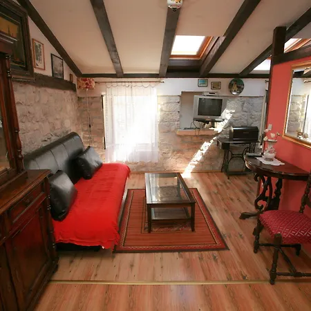 Carrara Bed & Breakfast Traù