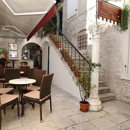 Carrara 3*
