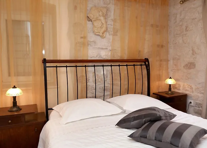 Carrara فندق مبيت وإفطار