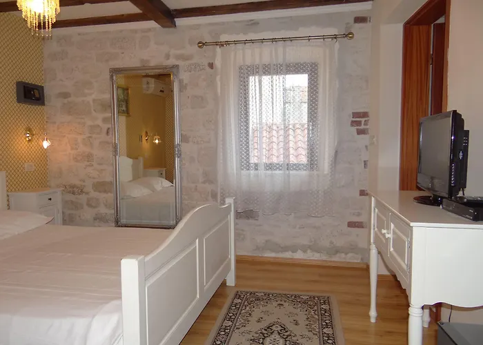 Carrara فندق مبيت وإفطار